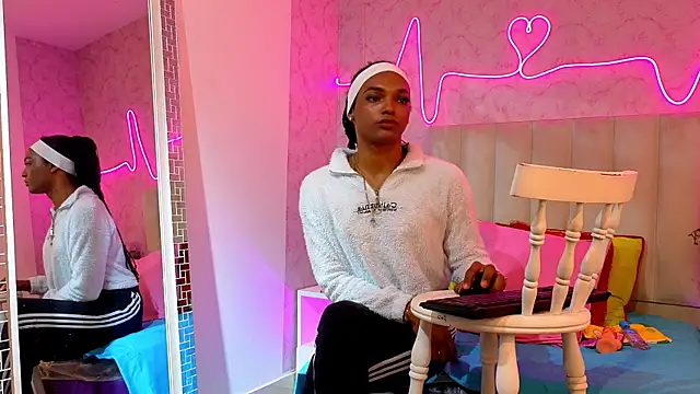 Kardy Castle7 online show from December 3, 2025, 12:25 pm