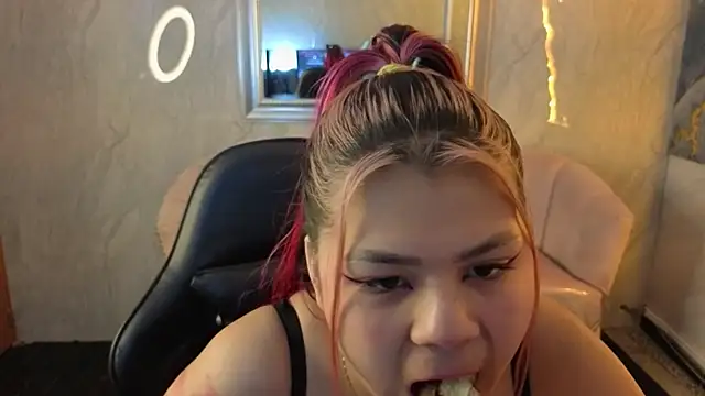 Little cherry b online show from November 12, 2025, 7:57 pm