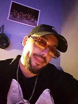 Snapshot of Emeromeo chatting on October 29, 2025, 3:31 am Emeromeo online show from October 29, 2025, 3:31 am