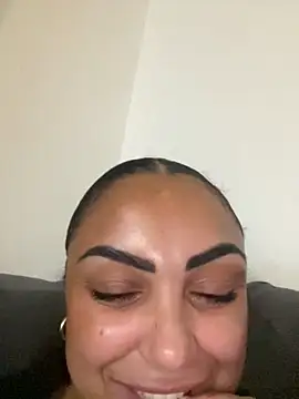 CaramelCarmenxox online show from October 31, 2025, 11:28 pm