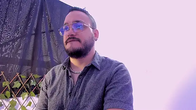 Snapshot of MarkWolfe1 chatting on October 27, 2025, 7:18 pm MarkWolfe1 online show from October 27, 2025, 7:18 pm