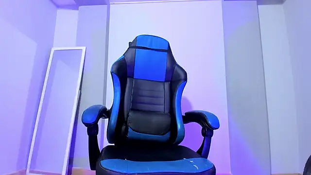 Snapshot of whisper_nova chatting on October 30, 2025, 8:20 pm whisper nova online show from October 30, 2025, 8:20 pm