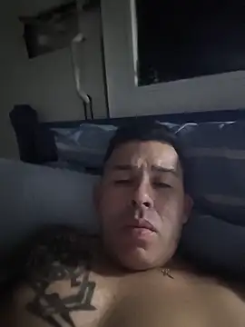 paupratodaobra84 online show from November 4, 2025, 5:06 am