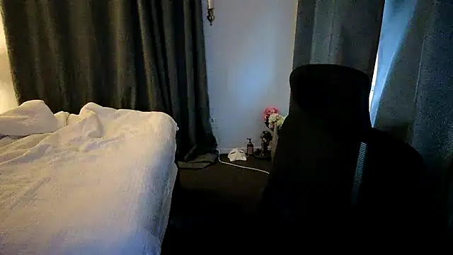 john clarisa online show from December 21, 2025, 7:37 am