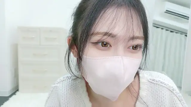 Snapshot of annachan_v chatting on April 10, 2026, 2:33 pm annachan v online show from April 10, 2026, 2:33 pm