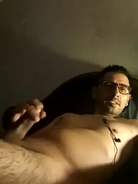 Leocuma82 online show from November 1, 2025, 3:30 am