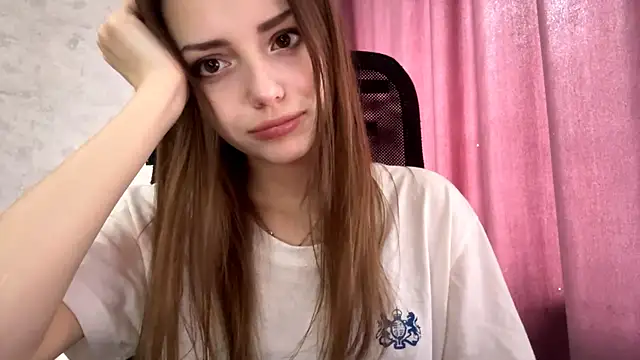 Snapshot of AliceStacy chatting on October 26, 2025, 9:48 am AliceStacy online show from October 26, 2025, 9:48 am