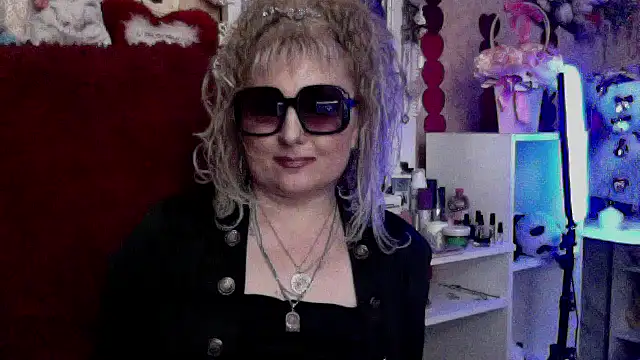 xHot Amazonq online show from April 27, 2026, 9:46 pm