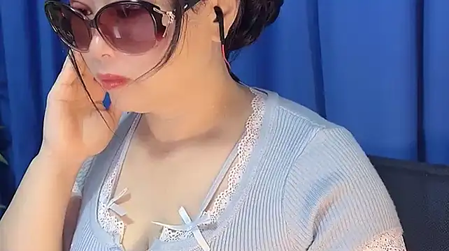 yaoyao22678 online show from December 20, 2025, 1:56 am