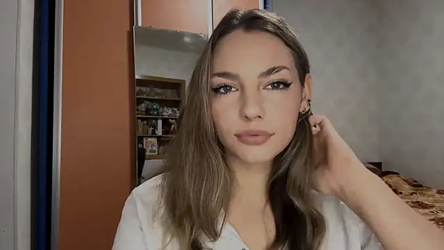 IlanaLafferty online show from November 30, 2025, 5:17 pm