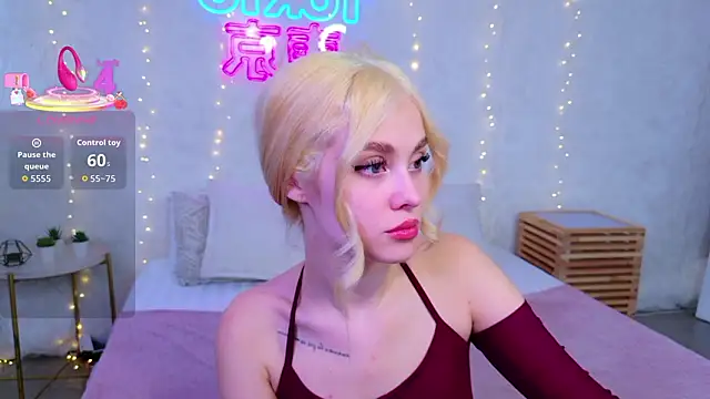 Snapshot of Rose_Masson chatting on February 1, 2026, 5:50 am Rose Masson online show from February 1, 2026, 5:50 am