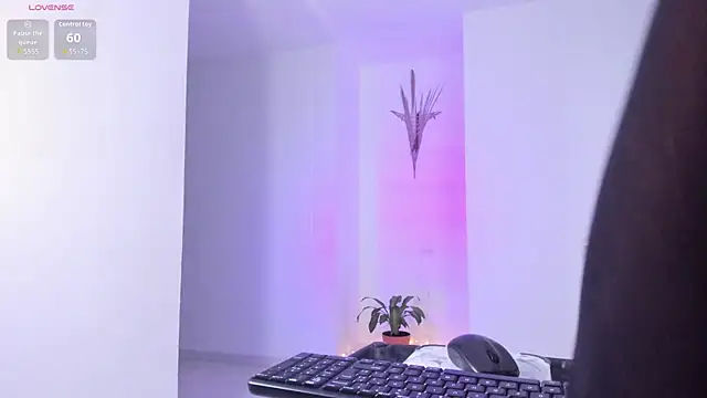 Leyacopper  online show from March 29, 2026, 12:32 am