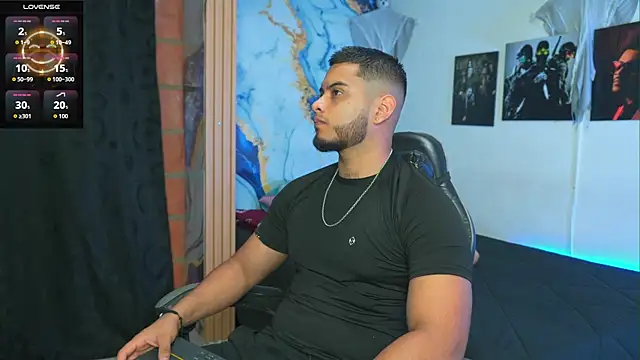 Tiler wolker online show from December 1, 2025, 11:43 pm