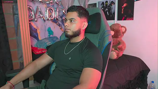 Tiler wolker online show from April 1, 2026, 11:35 pm