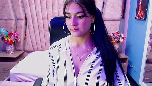 Snapshot of Charlotte_Rosy chatting on November 4, 2025, 8:52 pm Charlotte Rosy online show from November 4, 2025, 8:52 pm