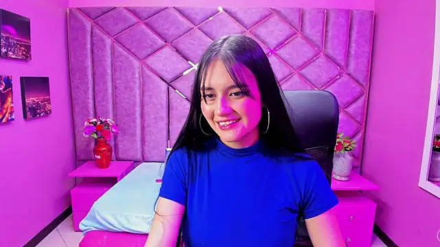 Snapshot of Charlotte_Rosy chatting on November 8, 2025, 8:40 pm Charlotte Rosy online show from November 8, 2025, 8:40 pm