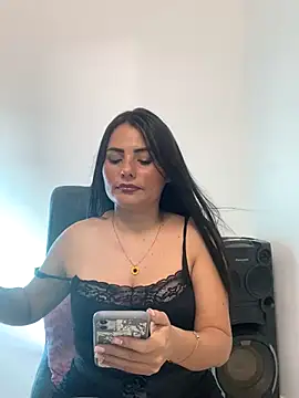 Snapshot of Chikihot69 chatting on November 7, 2025, 3:17 am Chikihot69 online show from November 7, 2025, 3:17 am