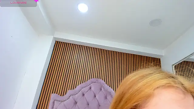 JanneBlossom  online show from November 16, 2025, 5:24 am