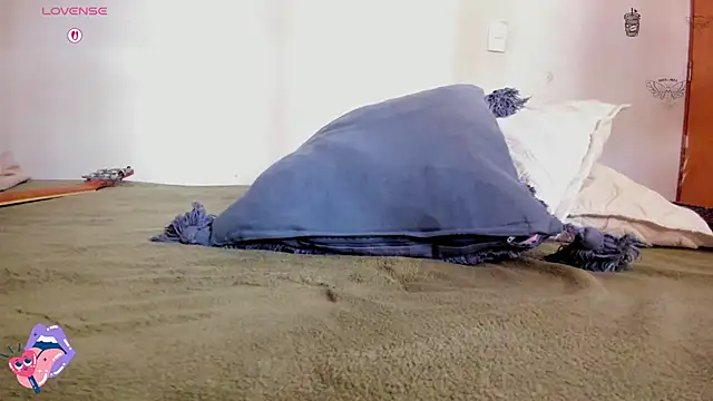 ghostwomaan online show from May 26, 2026, 1:29 pm
