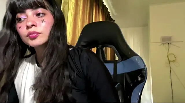 Annagoth  online show from April 14, 2026, 8:15 pm