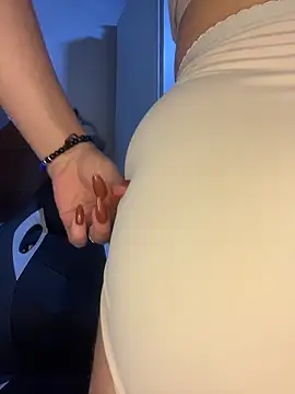 Snapshot of Im_Saraaaa chatting on February 11, 2026, 3:55 am Im Saraaaa online show from February 11, 2026, 3:55 am