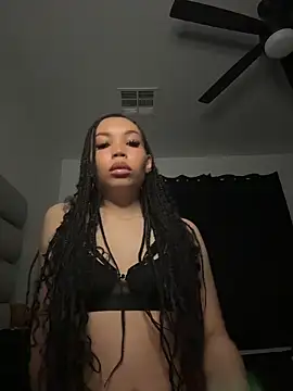 nikkiloveee online show from June 17, 2026, 5:21 am