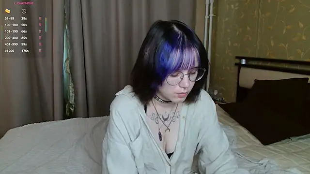 Snapshot of KellePourier chatting on July 16, 2026, 7:36 am KellePourier online show from July 16, 2026, 7:36 am