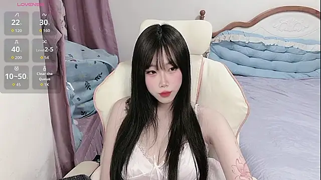 Vivian-88 online show from May 21, 2026, 9:44 pm