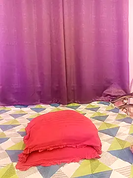 Snapshot of menaxi-baby7 chatting on February 28, 2026, 4:24 am menaxi-baby7 online show from February 28, 2026, 4:24 am