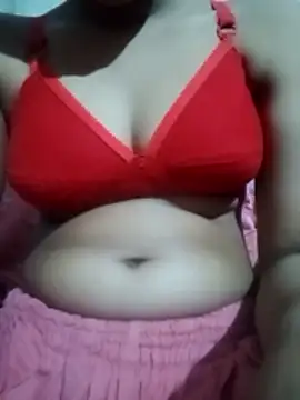 Hotqueen 103 online show from November 10, 2025, 2:38 pm