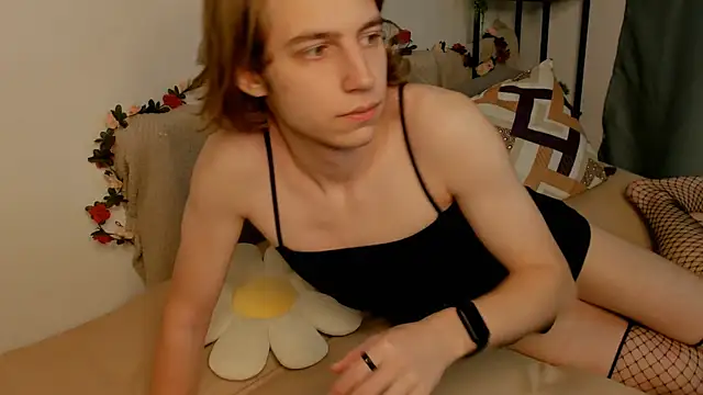 Snapshot of AvenGlow chatting on February 6, 2026, 6:40 am AvenGlow online show from February 6, 2026, 6:40 am