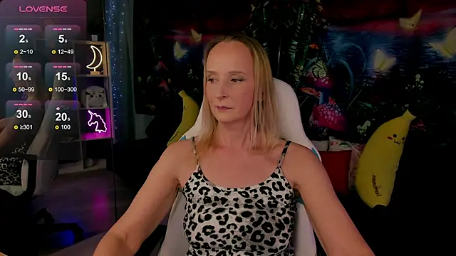 ScarlettPalmer online show from February 19, 2026, 10:11 am