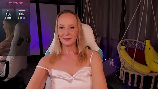 ScarlettPalmer online show from February 21, 2026, 10:05 am