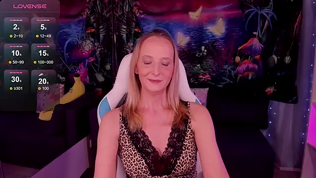 ScarlettPalmer online show from April 5, 2026, 12:02 pm