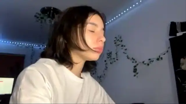 LilithFlamey online show from November 25, 2025, 4:18 pm