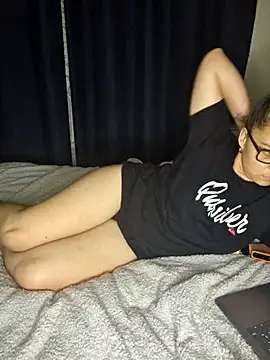 lilMissMarli online show from November 4, 2025, 9:58 pm