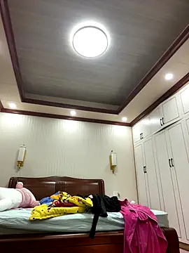 Qt889999 online show from November 7, 2025, 2:17 pm