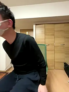 isao752702 online show from November 24, 2025, 12:27 pm