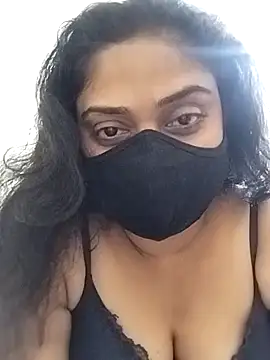 girl999 online show from October 31, 2025, 5:58 pm