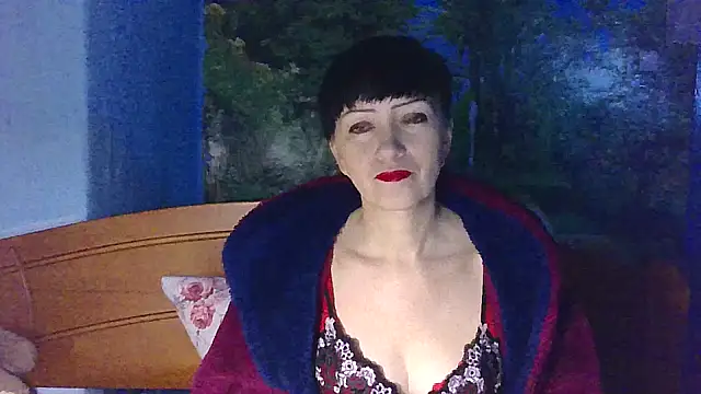 Snapshot of IffetLove42 chatting on February 6, 2026, 8:01 pm IffetLove42 online show from February 6, 2026, 8:01 pm