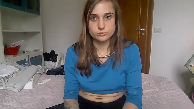 SinnEmily online show from March 31, 2026, 1:44 pm