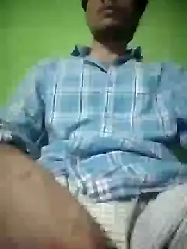 Snapshot of Luckysucks chatting on October 28, 2025, 7:16 pm Luckysucks online show from October 28, 2025, 7:16 pm