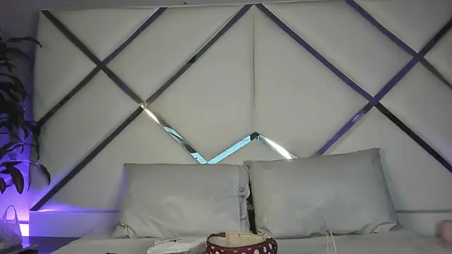 Snapshot of SweetPetiite chatting on October 30, 2025, 12:17 pm SweetPetiite online show from October 30, 2025, 12:17 pm