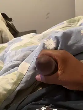 bigbuufuu online show from November 3, 2025, 11:04 pm