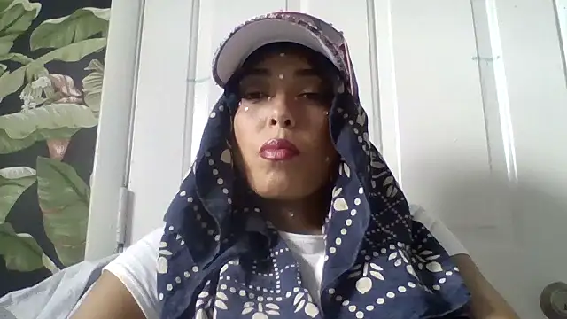 raveslavekandi online show from November 7, 2025, 8:09 pm