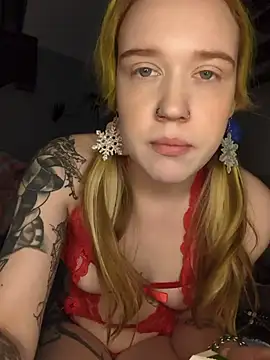 Snapshot of mattiethebaddieee chatting on February 4, 2026, 2:50 am mattiethebaddieee online show from February 4, 2026, 2:50 am