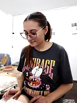 bellastorme04 online show from April 10, 2026, 2:39 am