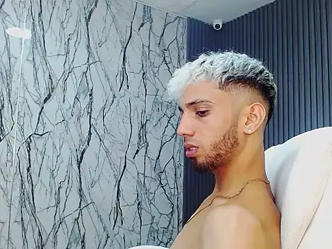 Snapshot of gregori_latin19 chatting on October 31, 2025, 5:30 am gregori latin19 online show from October 31, 2025, 5:30 am