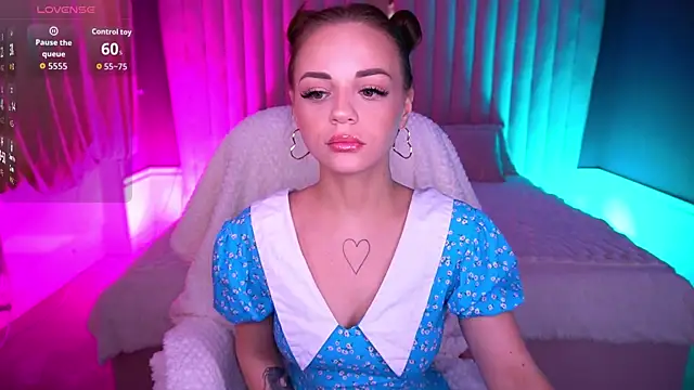 LexxxyJoy online show from November 10, 2025, 6:01 am