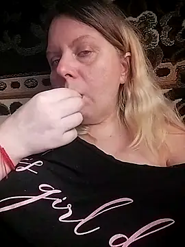 Lana-murr online show from December 22, 2025, 8:11 am